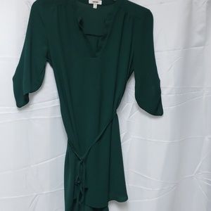 Woven top size L color green